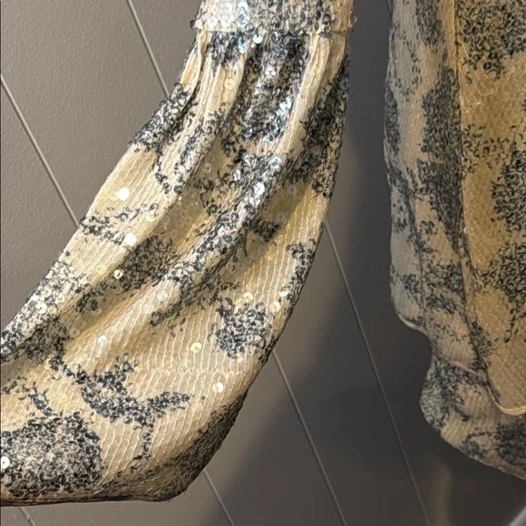 B6 Cynthia Rowley Women’s 2 Beige and Gray Patterned Long Sleeve Sequined Dress - Picture 5 of 8